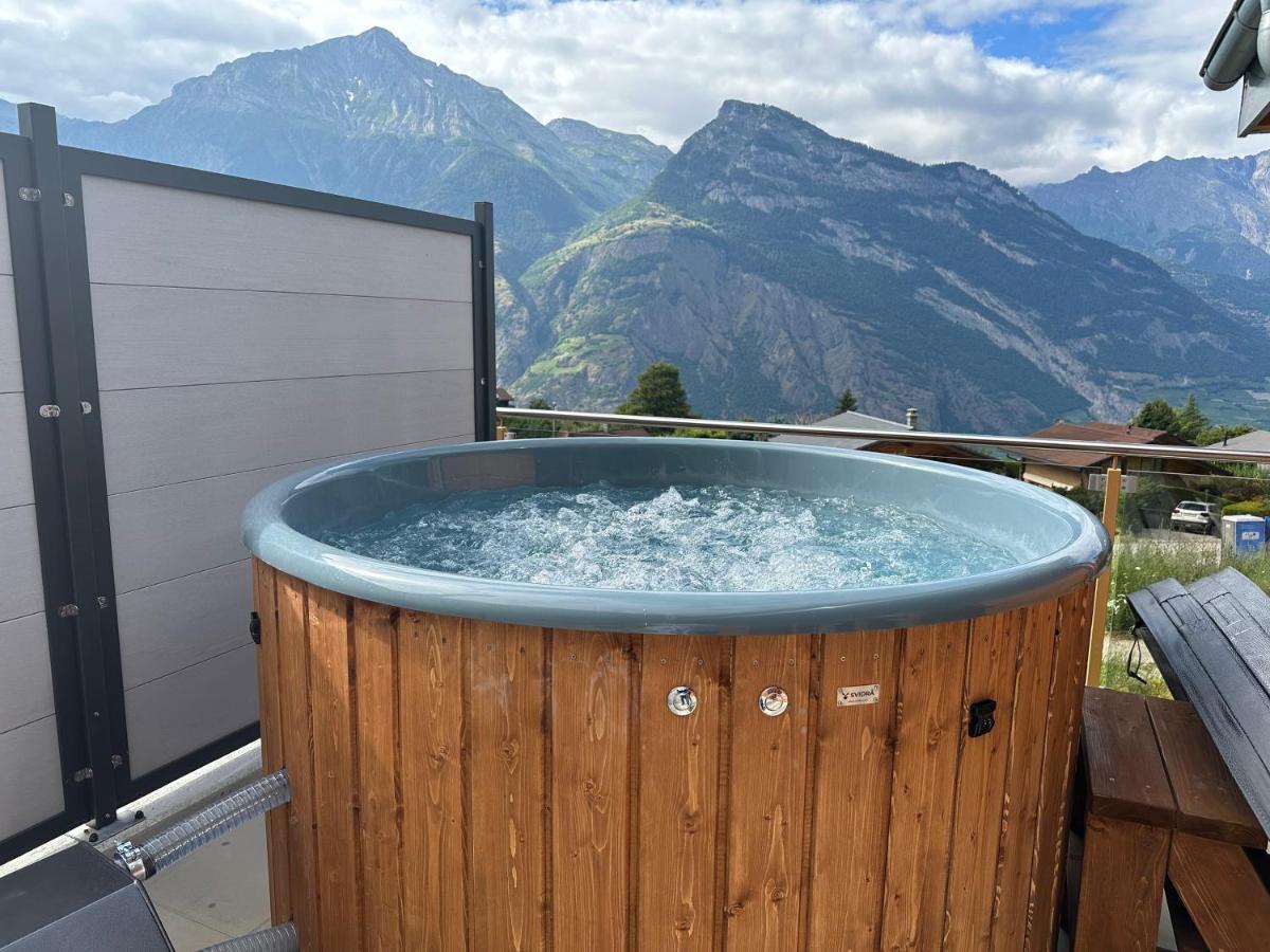 Chambres D'Hotes Les Louettes A Sapinhaut Canton Du Valais Saxon 外观 照片